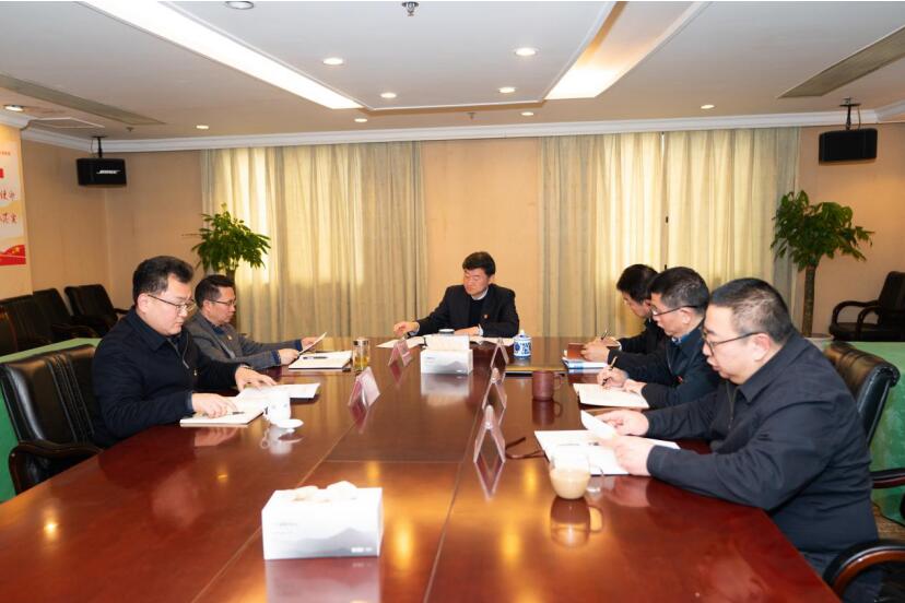 尊龍凱時集團(tuán)黨委召開中心組學(xué)習(xí)專題研討 黨的十九屆四中全會及省委十一屆六次 全會精神