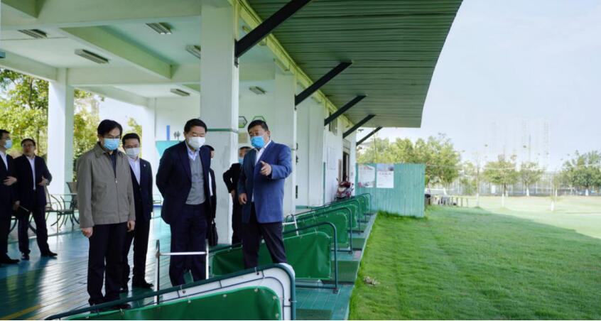 尊龍凱時(shí)集團(tuán)黨委書記、董事長任丁率隊(duì)考察四川旅游學(xué)院